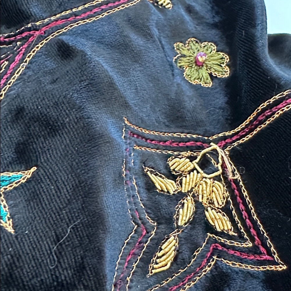 Unbranded Black Fur Trimmed Cape with Metallic Thread Embroidery - Picture 12 of 12